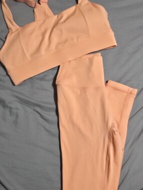PARAGON Peach Bra & Leggings Set